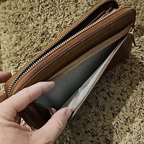 Logan RFID Zip Around Clutch - Picture 4 of 5